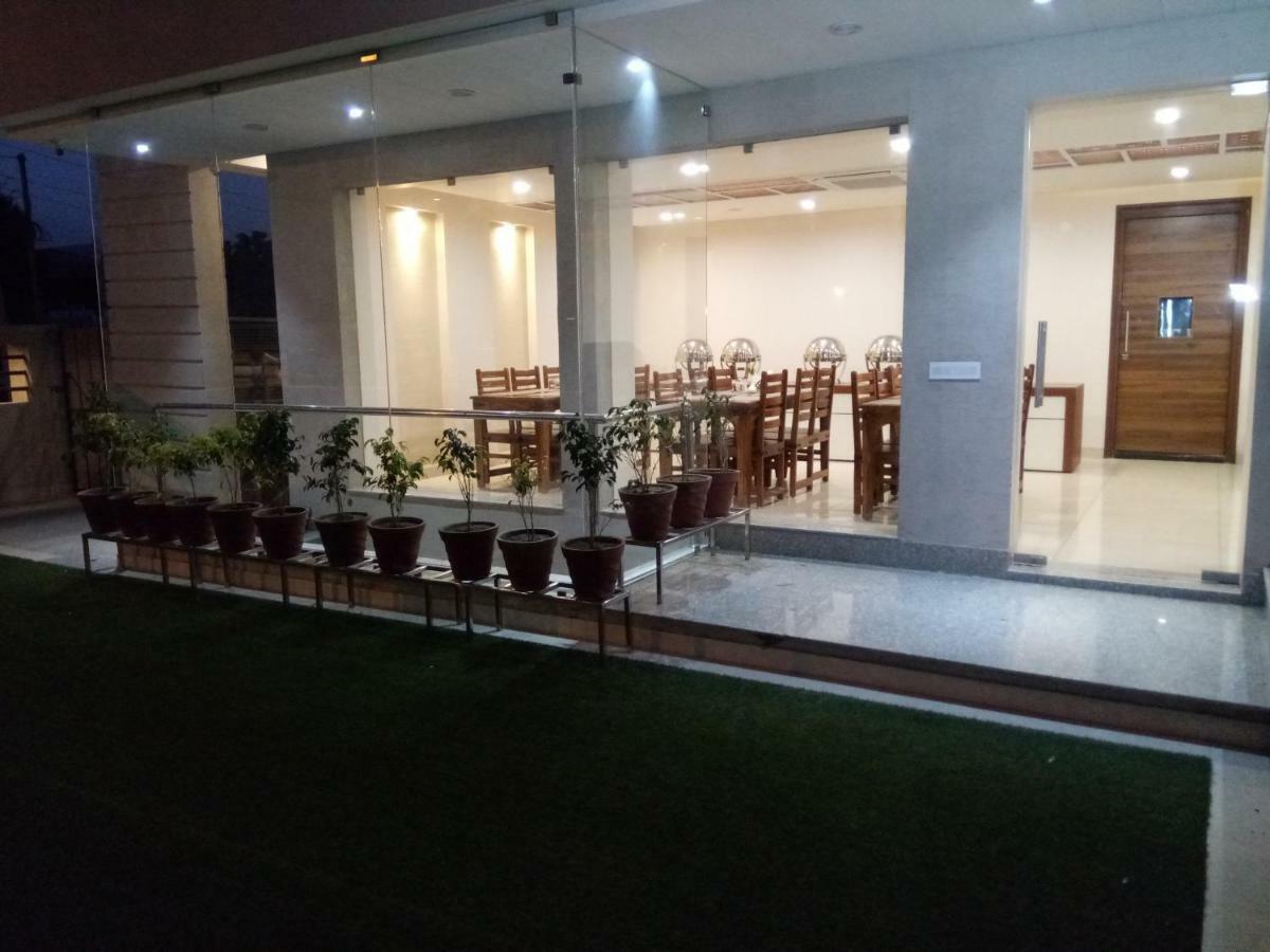 Hotel The Lighthouse Jaipur Extérieur photo