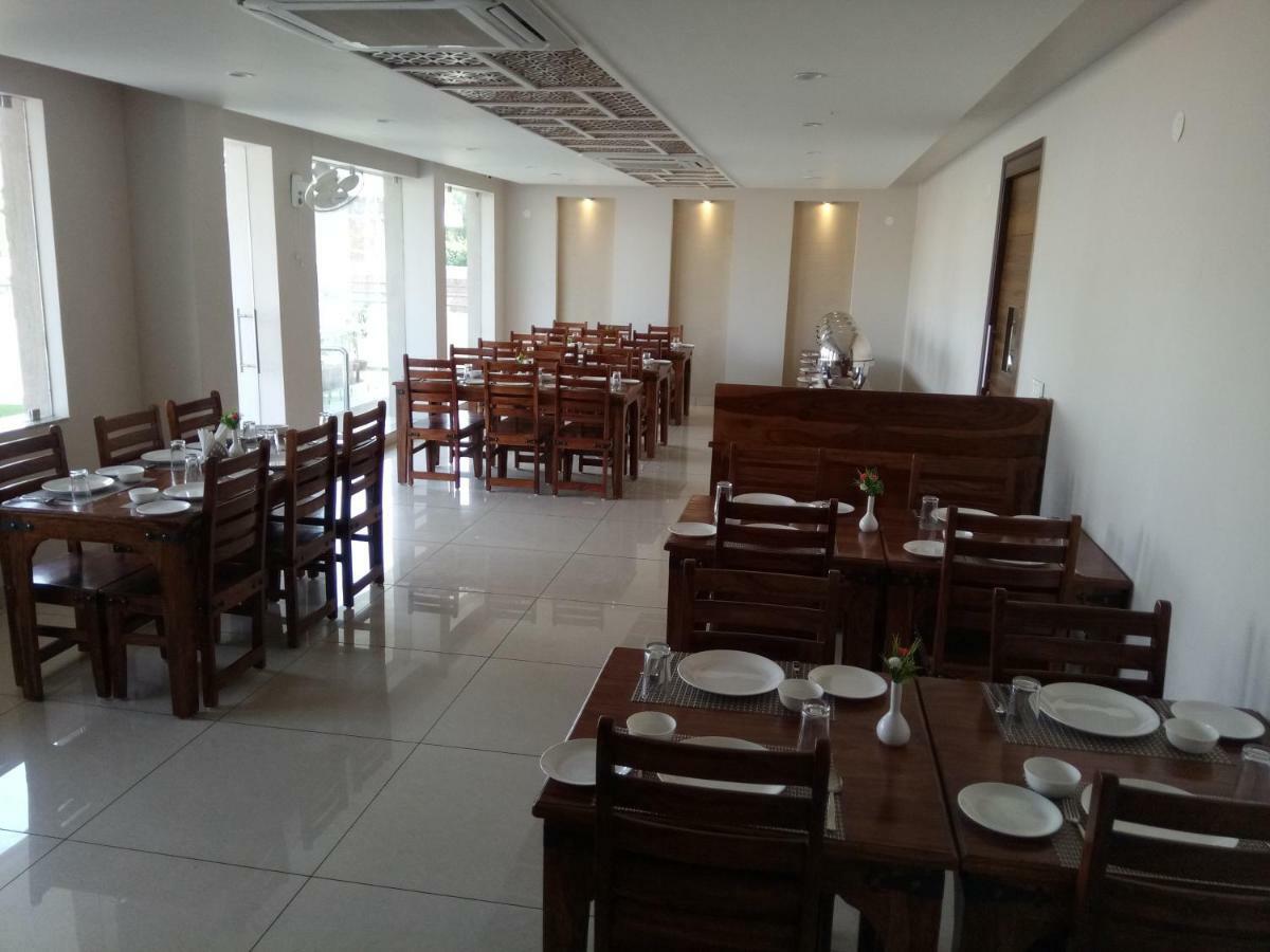 Hotel The Lighthouse Jaipur Extérieur photo